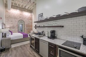 Studio 154 Luxury Hotel