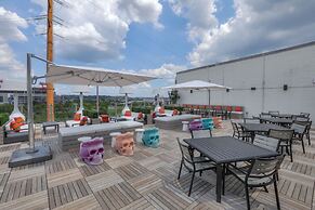 Studio 154 Luxury Hotel