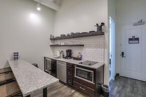 Studio 154 Luxury Hotel