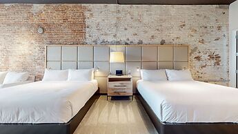 Studio 154 Luxury Hotel