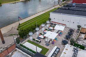 Studio 154 Luxury Hotel