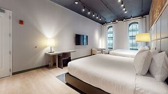 Studio 154 Luxury Hotel