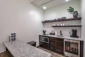 Studio 154 Luxury Hotel