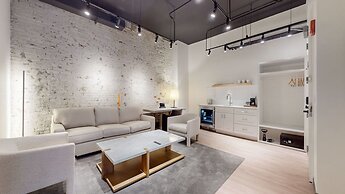 Studio 154 Luxury Hotel