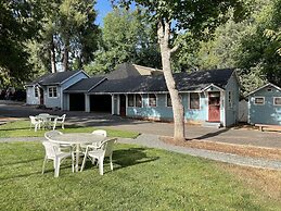 Piety Hill Cottages