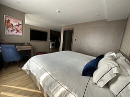 GLOW Sukhumvit 5 by Centropolis