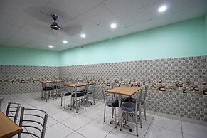 Hotel KS International (50 meters from Railway Station)