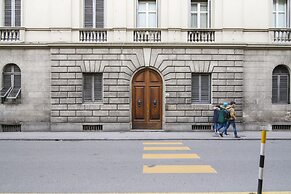 Della Scala Modern Apartment