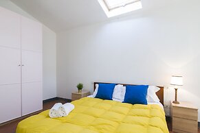 Della Scala Modern Apartment