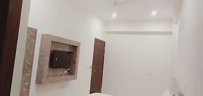 Airport Hotel J P Palace