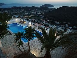 Infinity Blue Suites