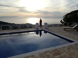 Infinity Blue Suites