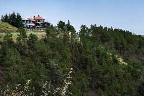 Casa de São Lourenço - Burel Panorama Hotel - Member of Design Hotels
