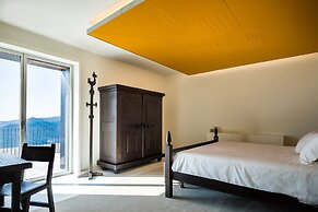 Casa de São Lourenço - Burel Panorama Hotel - Member of Design Hotels
