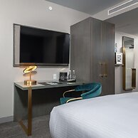 Tulsa Club Hotel, Curio Collection by Hilton