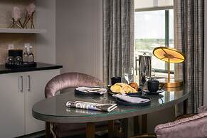 Tulsa Club Hotel, Curio Collection by Hilton