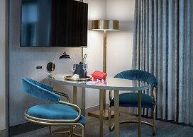 Tulsa Club Hotel, Curio Collection by Hilton