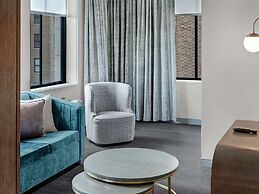 Tulsa Club Hotel, Curio Collection by Hilton