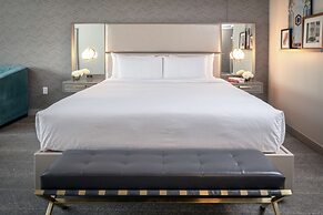 Tulsa Club Hotel, Curio Collection by Hilton