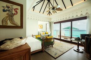 SAii Lagoon Maldives, Curio Collection by Hilton