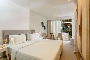 Anissa Beach & Village