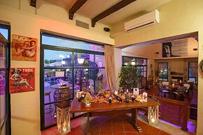 Anissa Beach & Village