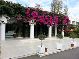 Anissa Beach & Village