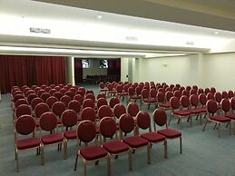 Anissa Beach & Village