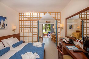 Anissa Beach & Village