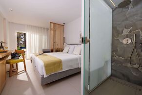 Anissa Beach & Village