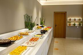 Anissa Beach & Village