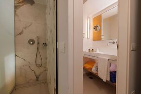 Anissa Beach & Village