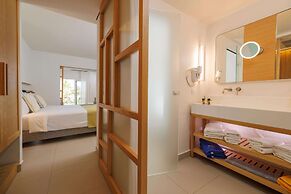 Anissa Beach & Village