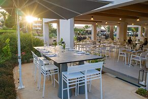 Anissa Beach & Village