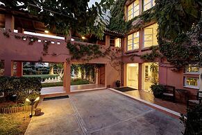 Anissa Beach & Village