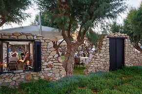 Anissa Beach & Village