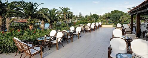 Anissa Beach & Village