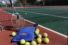 Anissa Beach & Village