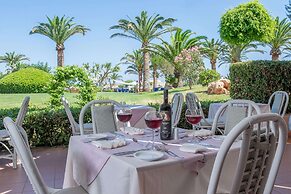 Anissa Beach & Village