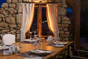 Anissa Beach & Village