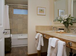 Courtwood Inn