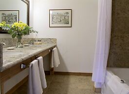 Courtwood Inn