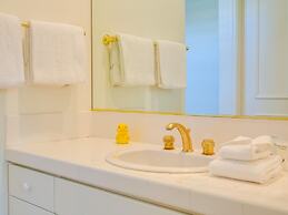 Lions Gate Estate Holiday home 4