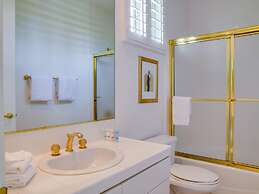 Lions Gate Estate Holiday home 4