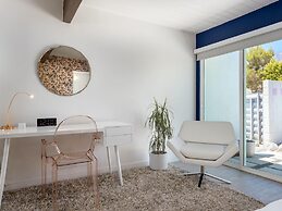 Bubble Gum Modern Holiday home 3