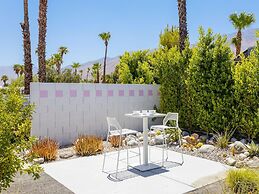 Bubble Gum Modern Holiday home 3