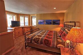 Black Bear Lodge Holiday Home 4