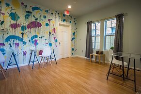 Wanderstay Houston Hostel