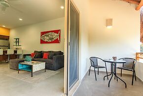 Condo Complex with an Alluring Pool & Tropical Vibes by Stella Rentals