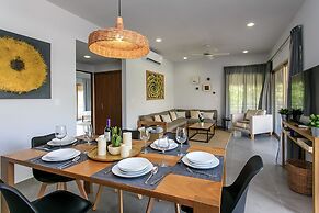 Condo Complex with an Alluring Pool & Tropical Vibes by Stella Rentals